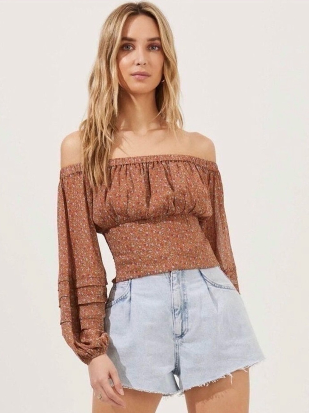 Astr The Label Off The Shoulder Crop Volume Sleeve Brown Ditsy Floral XS